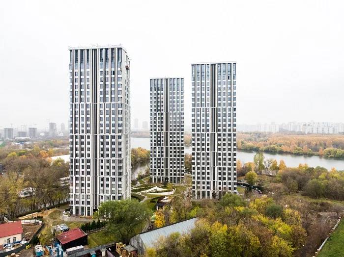 Жилой комплекс Level Стрешнево, вид на три корпуса